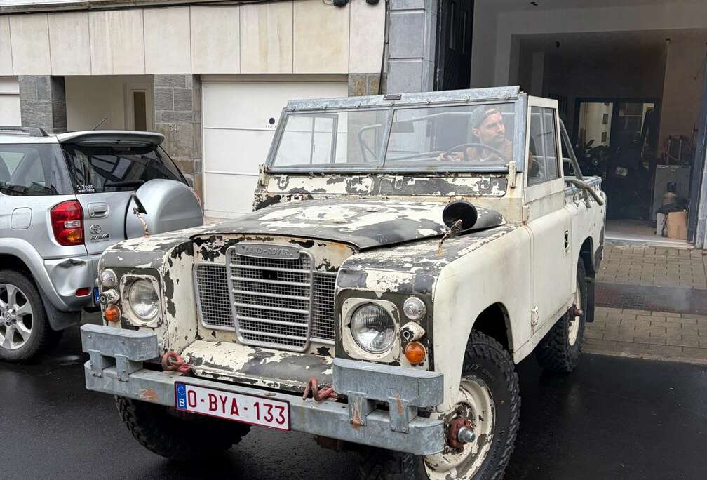 Land Rover 88\