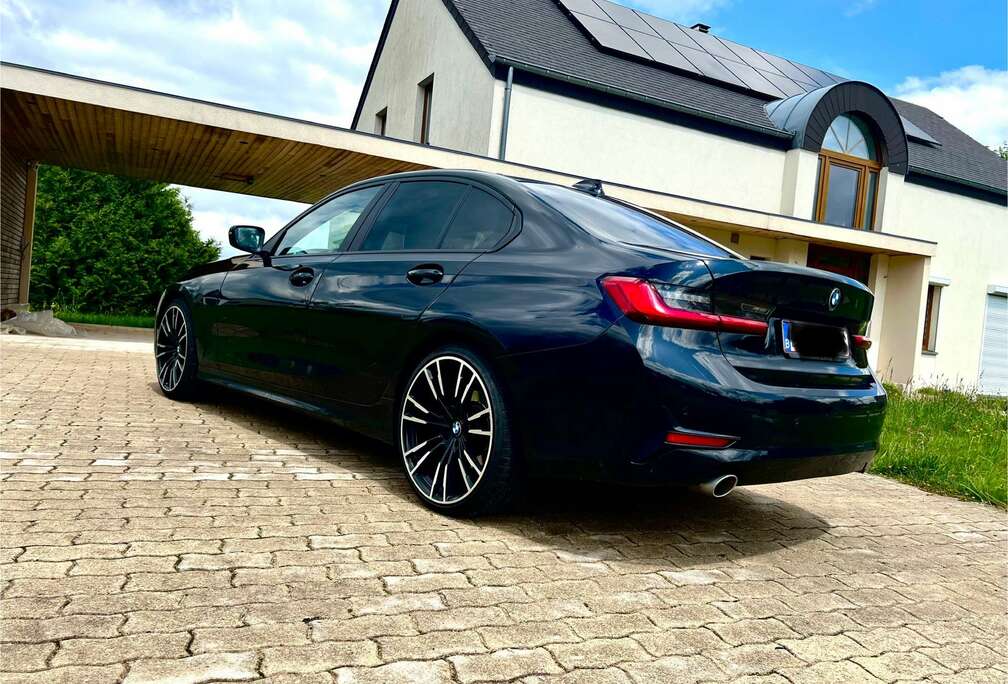 BMW 318d automatique sport line black