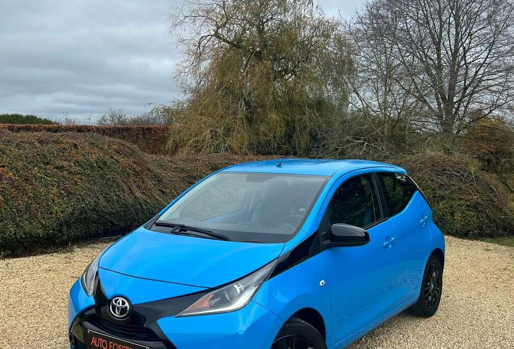 Toyota 1.0i VVT-i x-clusiv SPORT CARPLAY CLIM CAMERA LED