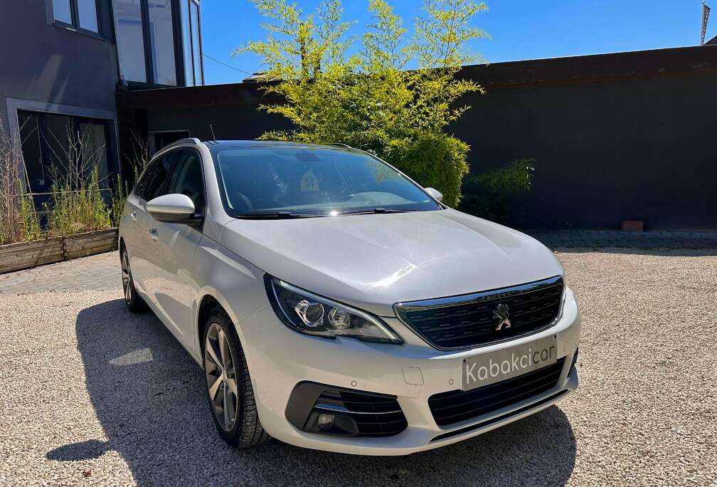 Peugeot 1.2iAllure SW/TOIT PANO//GPS/APPLECARPLAY/GARANTIE