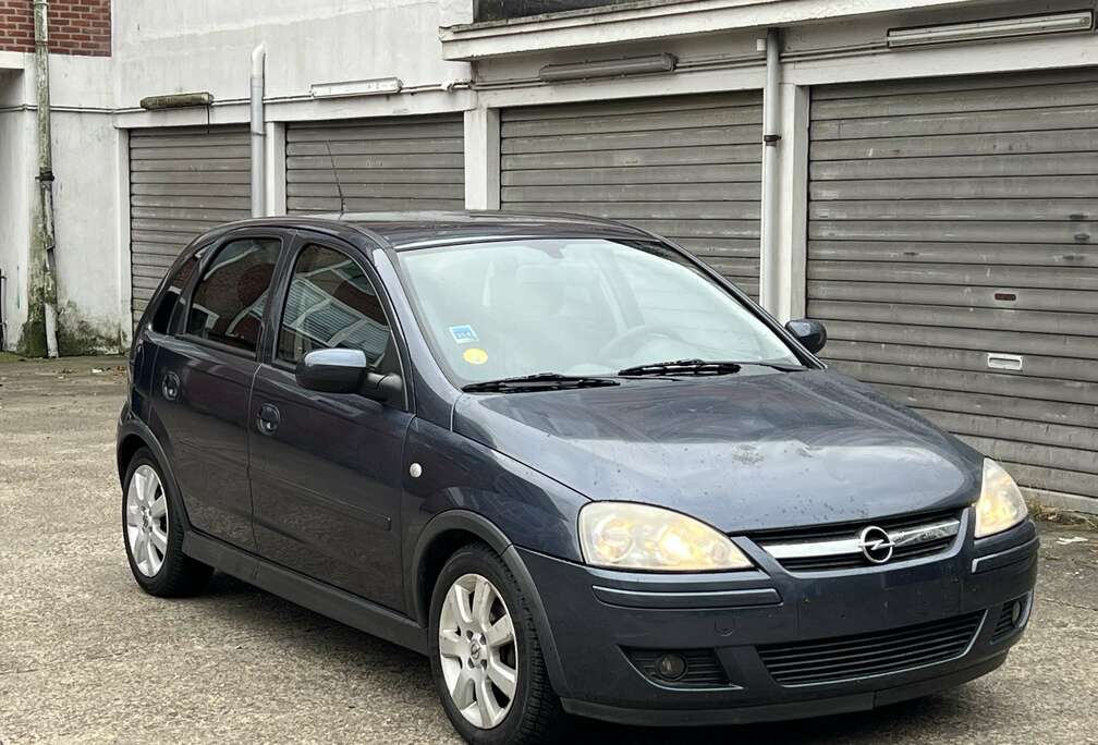 Opel 1.2 essence état impeccable