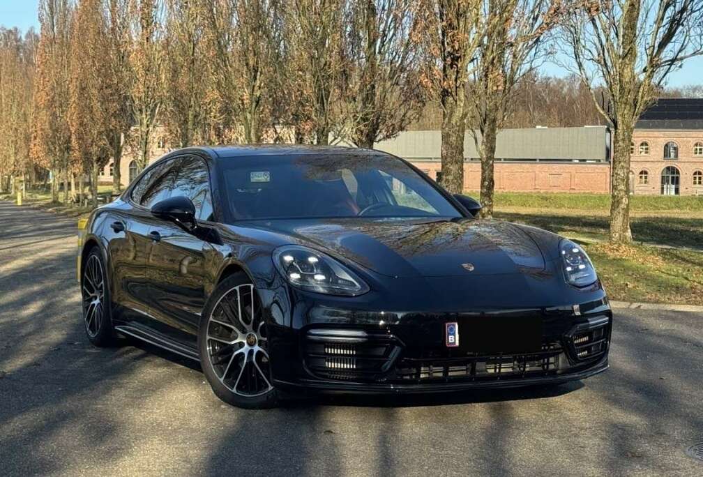 Porsche 4 PHEV Platinum Edition