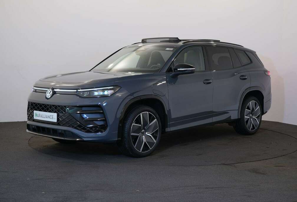 Volkswagen R-Line 1.5 eHybrid PHEV Black StylePanoJA20
