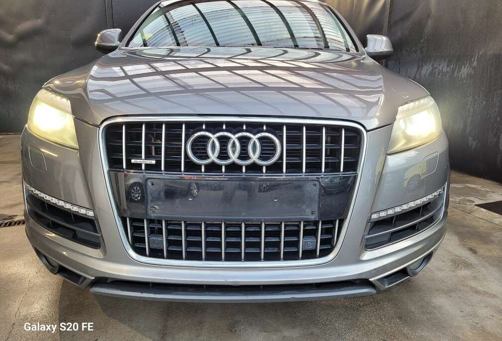 Audi Q7 3.0 TDI DPF quattro tiptronic