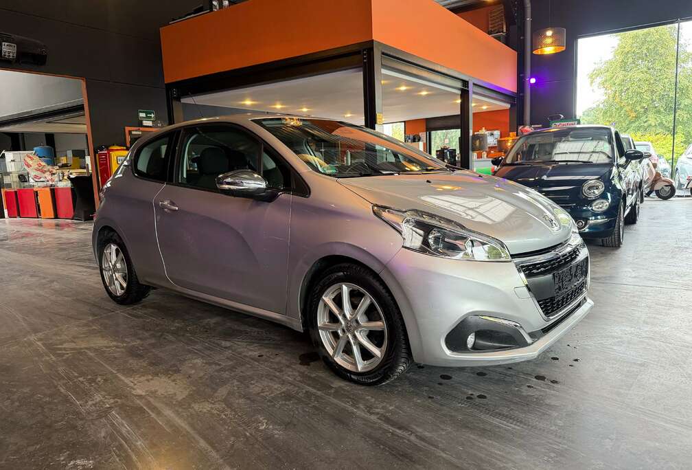 Peugeot 208 1.2 Allure S/51 000KM/12 mois de garantie/AUTOMATIQUE