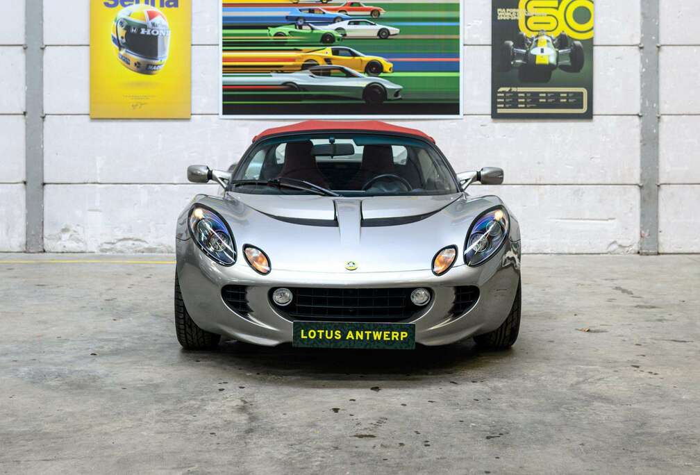 Lotus R