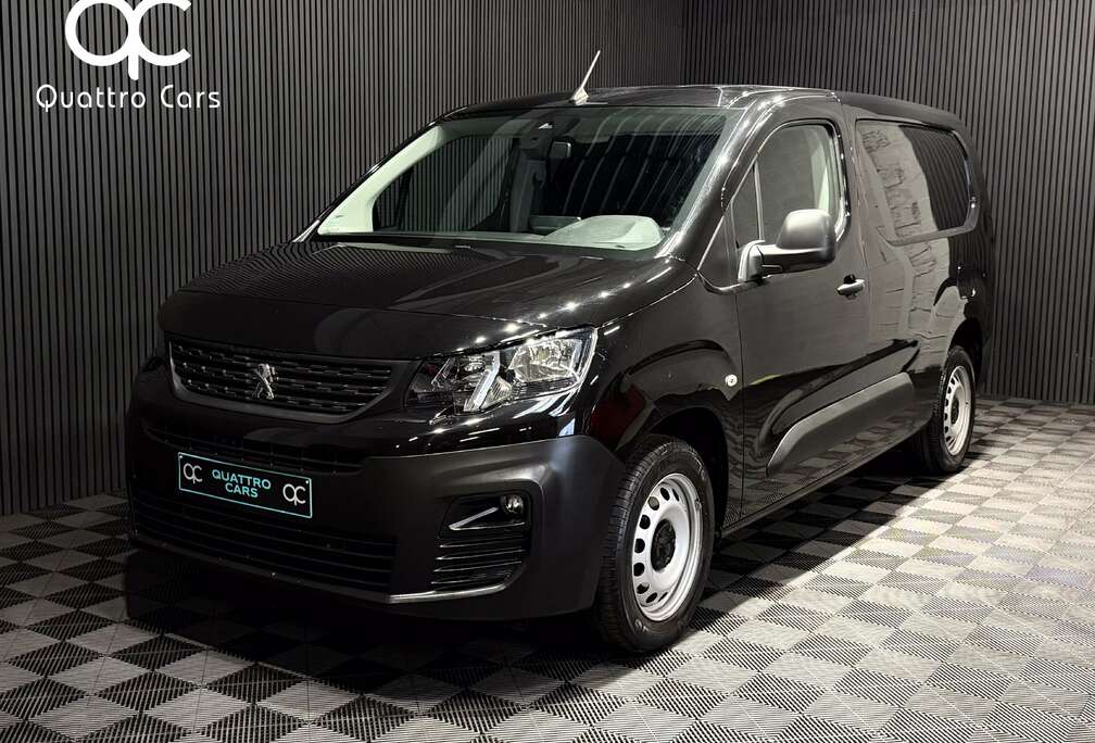 Peugeot 1.5D - Boite auto - XL Long chassis - Gps - Camera