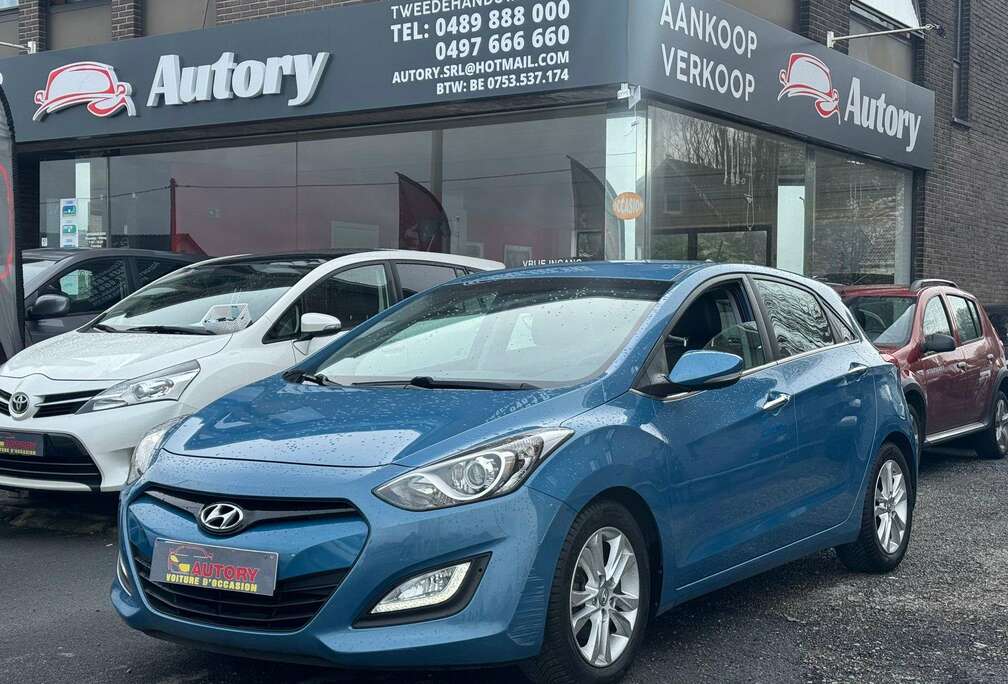 Hyundai i30 1.6 GDi / Automat