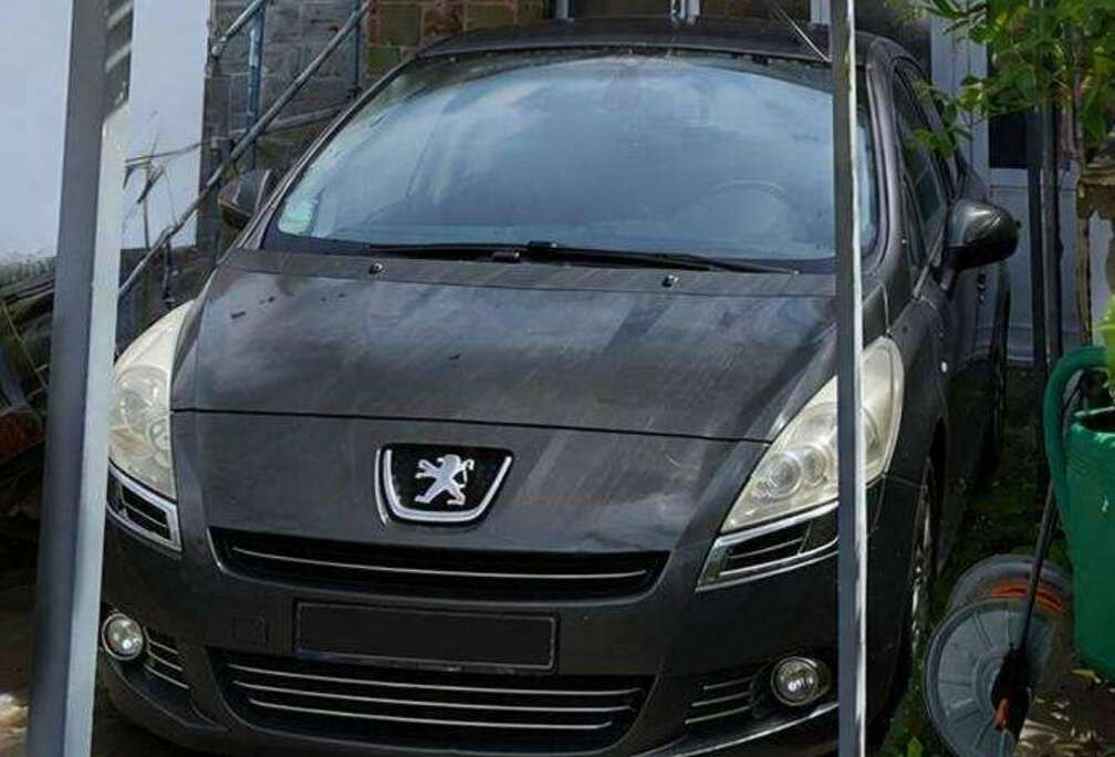 Peugeot 5008 1.6i Confort Pack