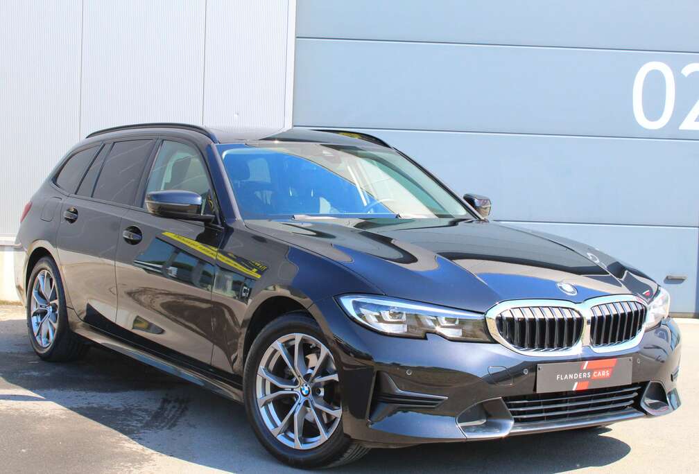 BMW Touring 318iA * Pano Dak * CarPlay * Camera *