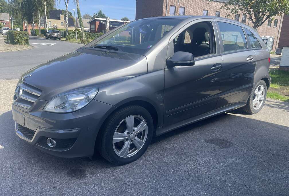 Mercedes-Benz B170