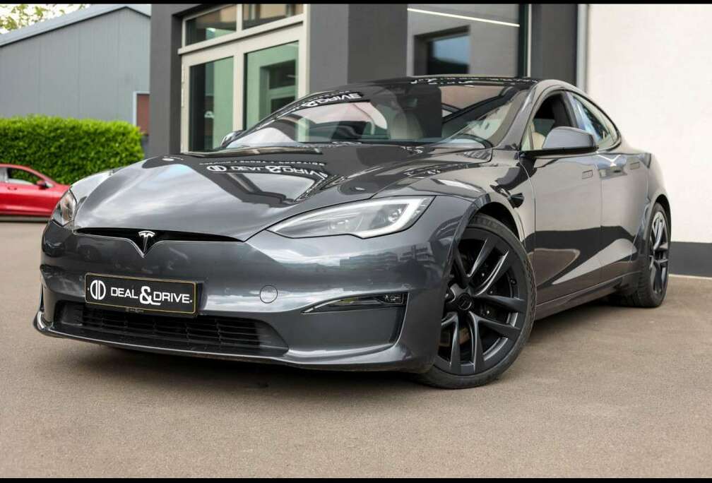 Tesla PLAIDAUTOPILOTCARBONYOKEAHK