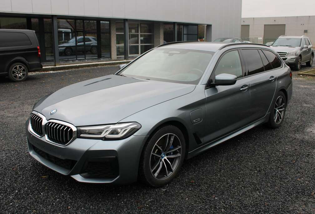 BMW 530e HYBRID *M SPORT* TREKHAAK *360 CAMERA*
