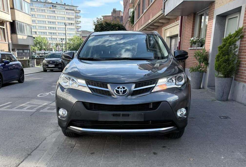 Toyota RAV4 2.2 D-4D 4x4 Premium 136dkm
