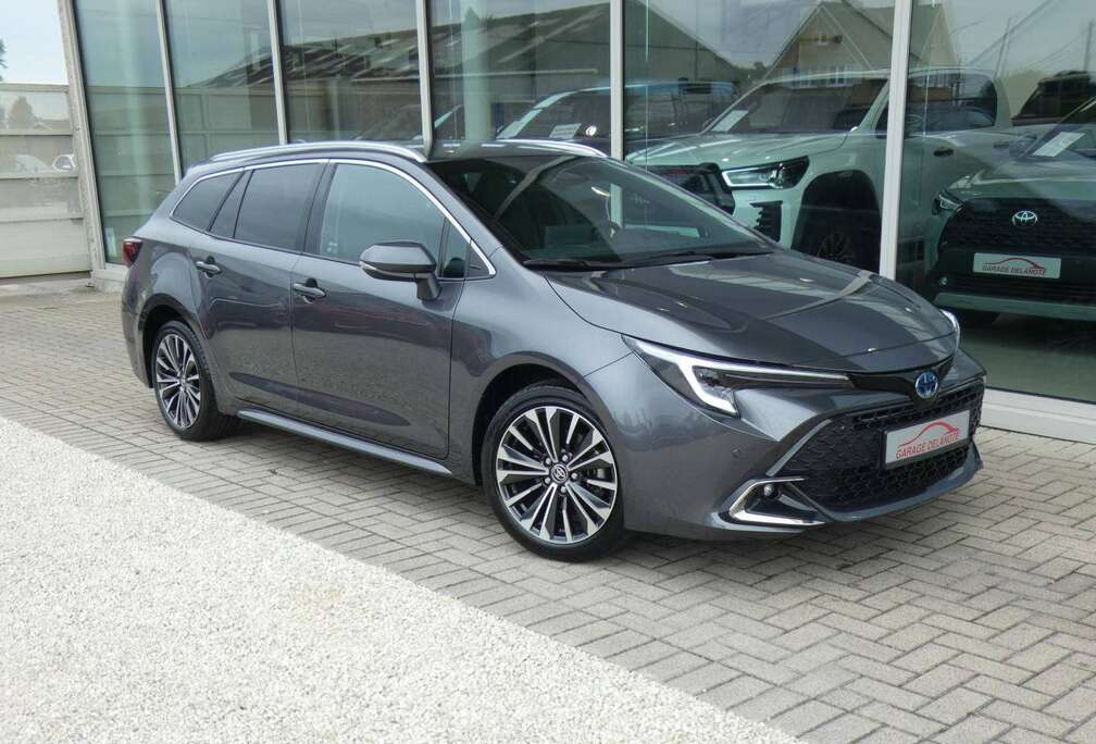 Toyota 1.8 Hybrid STYLE+TECH PACK 140pk +Elektrische koffer +Dodehoek +Stuurwielverwarming +Zetelverwarming +Half leder +GPS