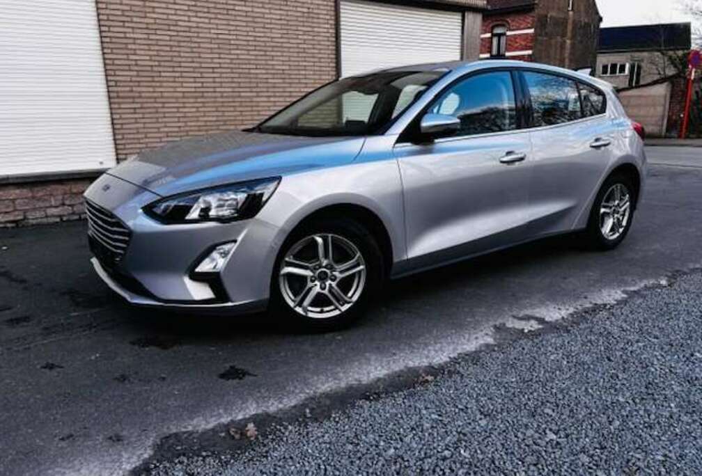 Ford Focus 1.0 EcoBoost Hybrid TITANIUM