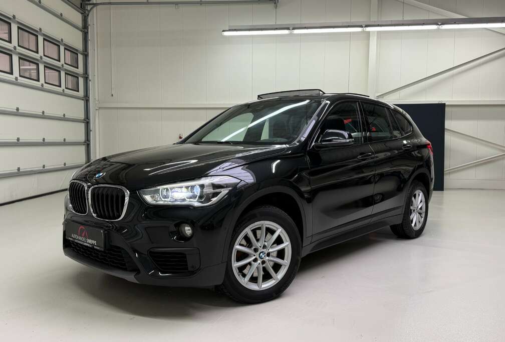 BMW X1 2.0i  Panodak  Harman Kardon  Camera  Leder