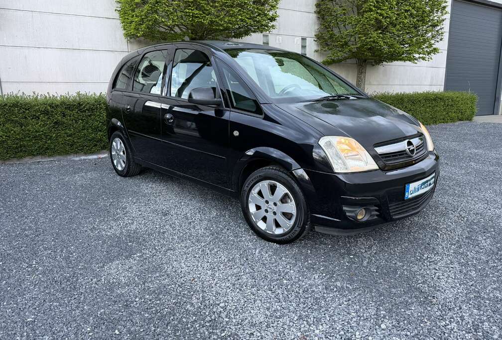 Opel AUTOMAAT Benzine gekeurd voor