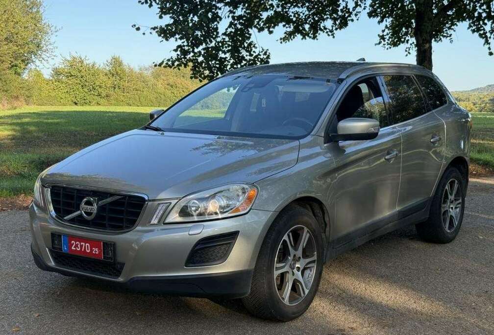 Volvo 2.4D AWD 163 Momentum Geartronic A