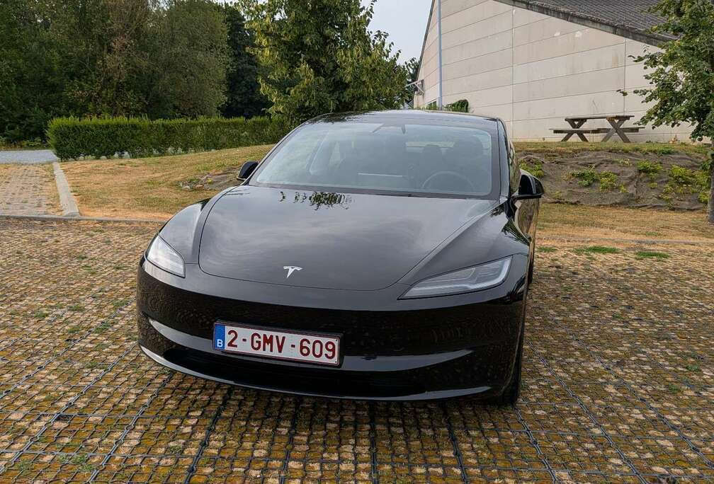 Tesla 64 kWh RWD Standart Range Premium