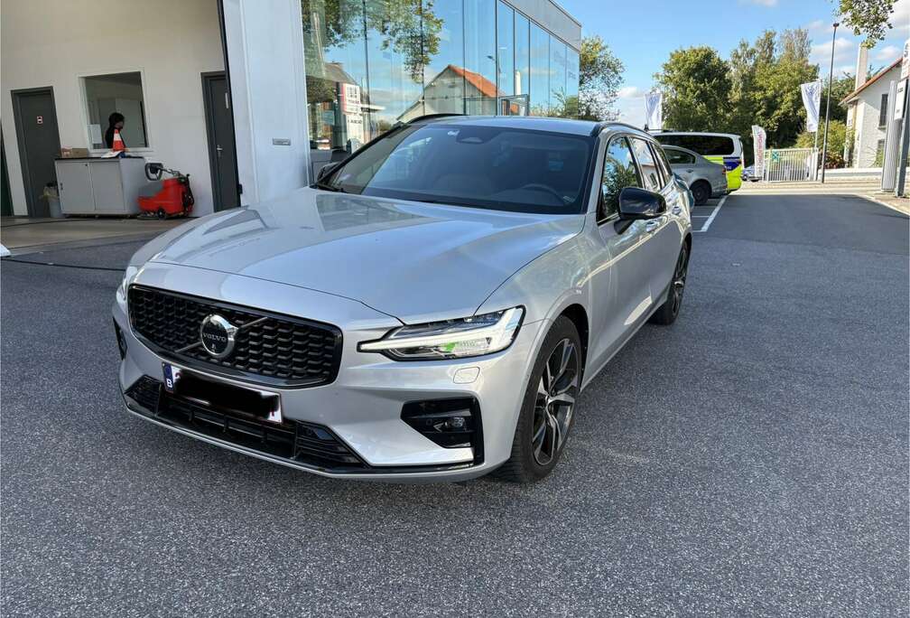 Volvo V60 2.0 B4 MHEV Plus Dark DCT Plus Dark