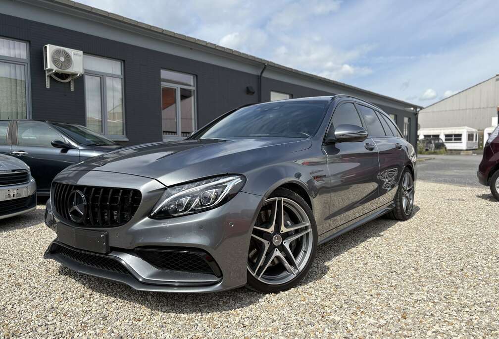 Mercedes-Benz C 63 AMG