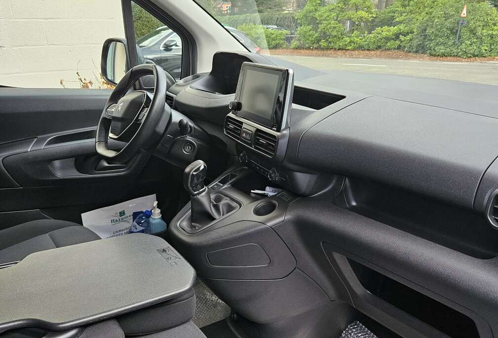 Peugeot 1.5 BlueHDi L1 STD Light Prem. (EU6.2)