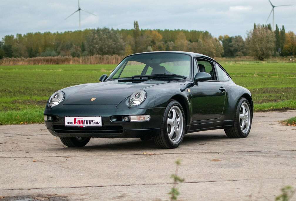 Porsche 911 Carrera 4  Aventurine Green Metallic