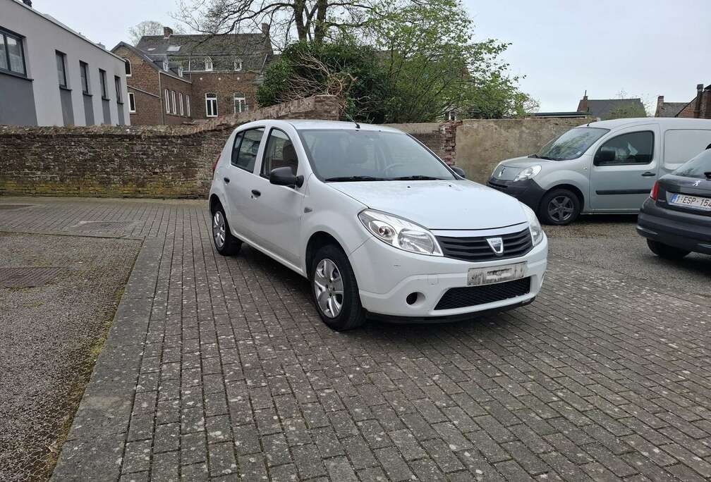 Dacia PRETE A IMMATRICULÉ  DISPONIBLE IMMÉDIATEMENT