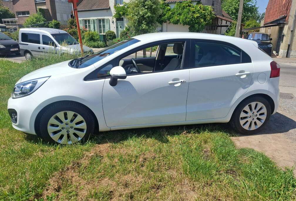 Kia Rio 1.4i Sense AUTOMATIQUE  TRES BON ÉTAT