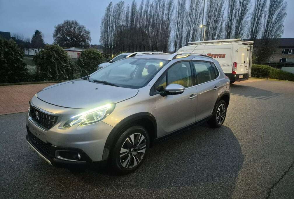 Peugeot 2008 1.2i