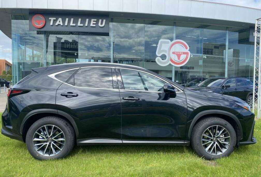 Lexus Executive Line AWD + PANO DAK