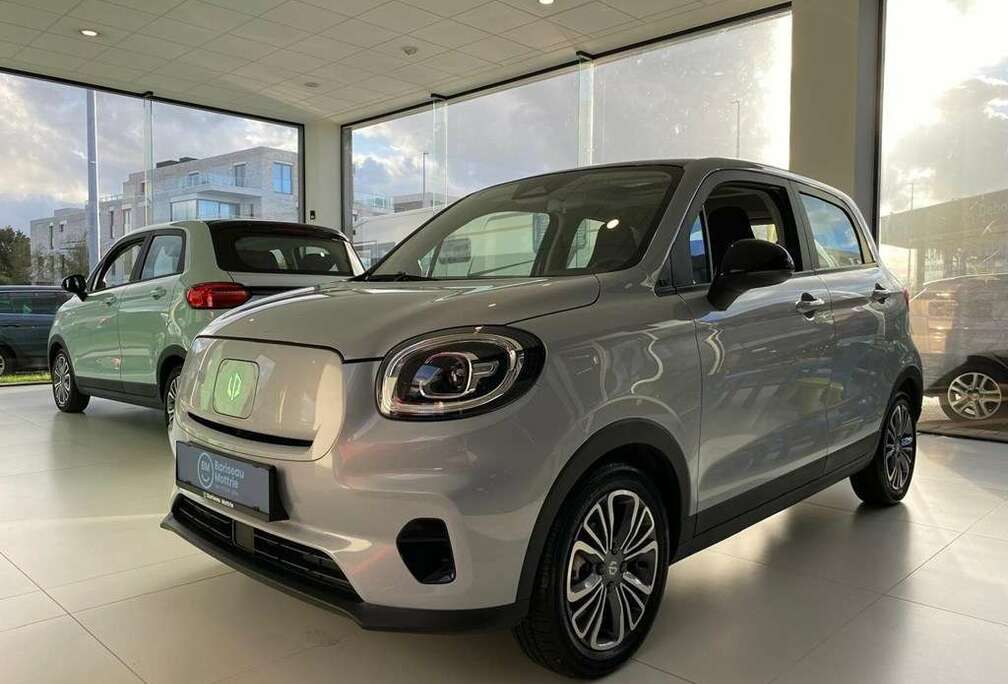 DESIGN ELECTRIC AUTOMAAT 95PK BEV * NAVI * KEYLESS