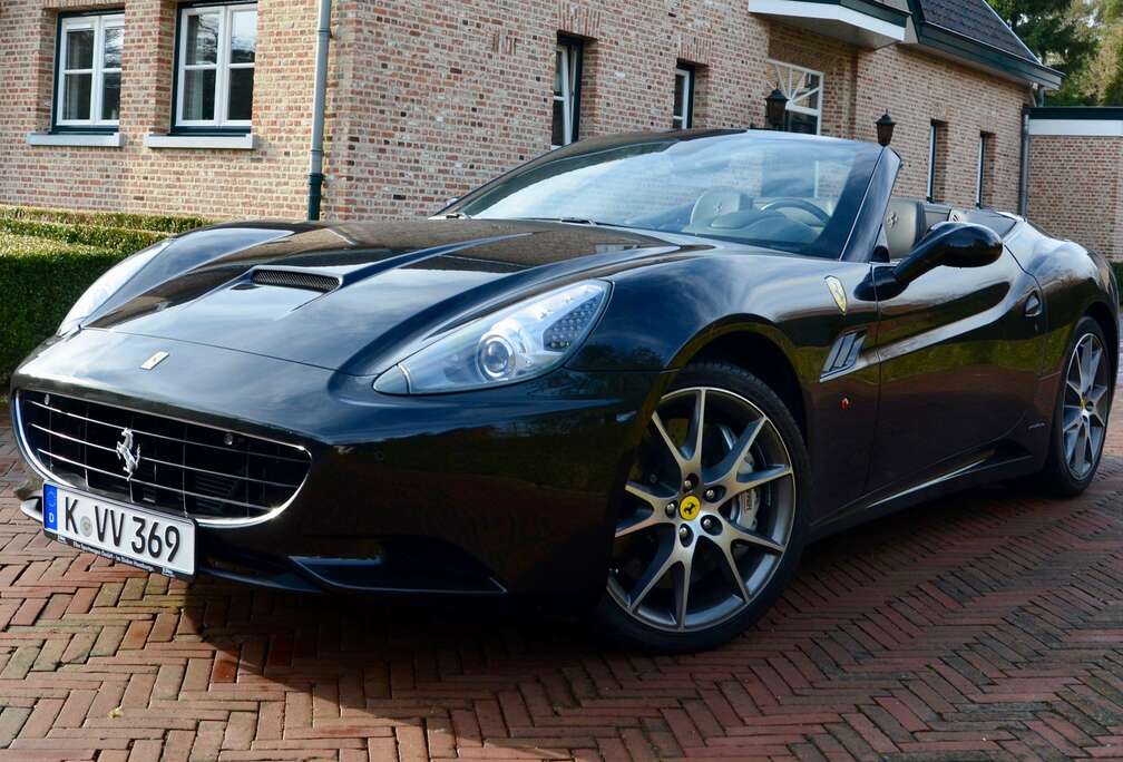 Ferrari California 4.3i V8