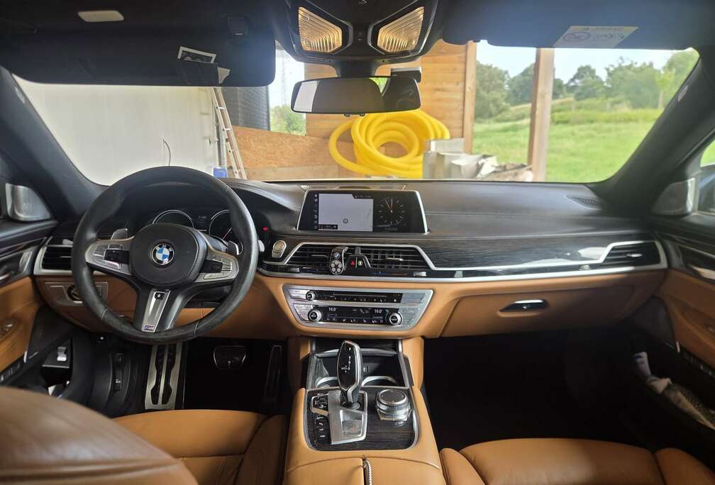 BMW 740eA Plug-In Hybrid (240 kW)