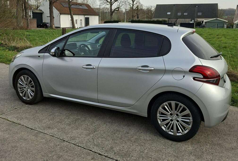 Peugeot 208 1.2i PureTech Style