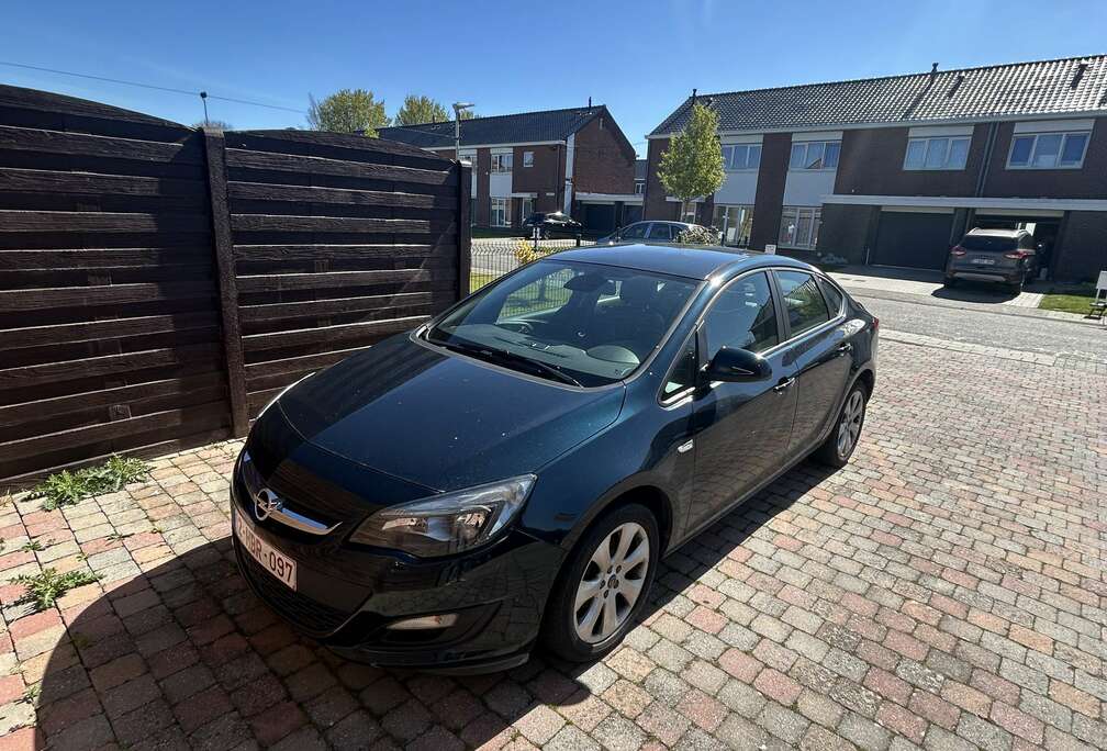 Opel 1.4i Essentia