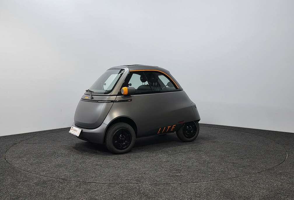 5.5 kw/h  AM  Led  Open Dak  45km/u  Nieuw