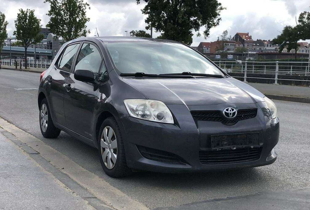 Toyota Auris 1.6i Dual VVT-i Linea Luna