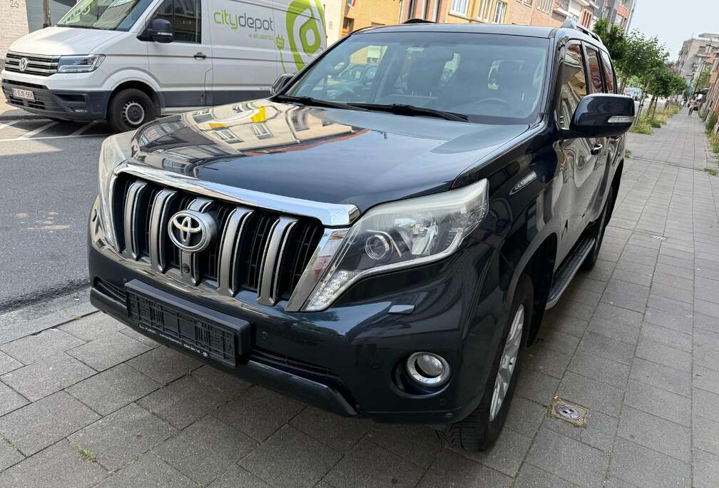 Toyota Landcruiser 3.0 D-4D Premium 7places Full option