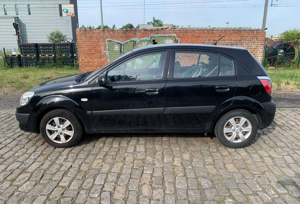 Kia Rio 1.4i Aventura