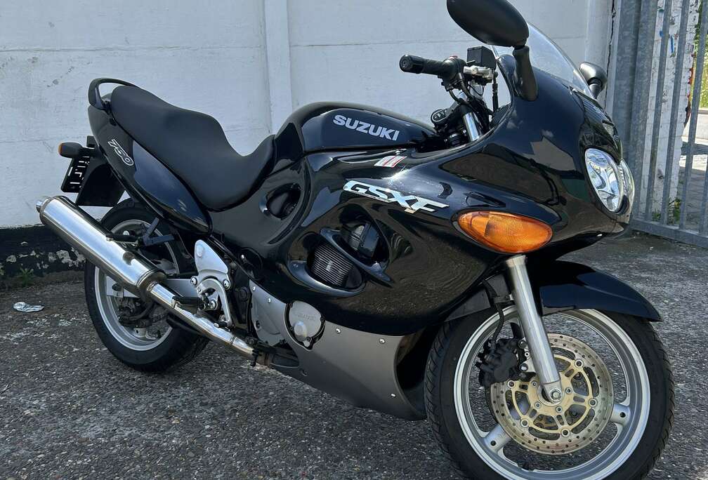 Suzuki GSXF750  TOPSTAAT