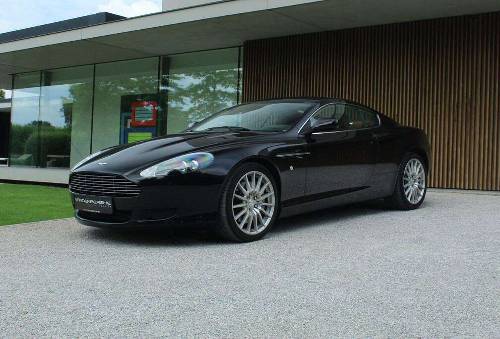 Aston Martin 6.0 V12 / ONLY 16 000 KM / LIKE NEW / COLLECTOR