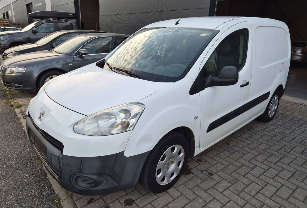 Peugeot 1.6 HDi Pack CD Airco 3 places