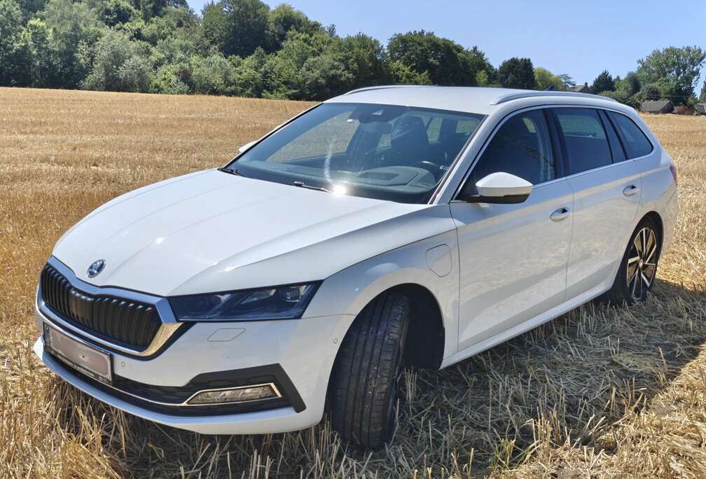 Skoda SW PHEV 1.4 TSI First Edition DSG