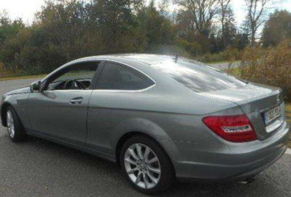 Mercedes-Benz C 180 Coupe BlueEFFICIENCY