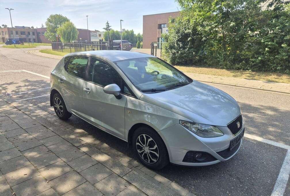SEAT 1.4i - Airco - Parkingssensoren - Cruise Controle + Keuring - Garantie - 106.000 km