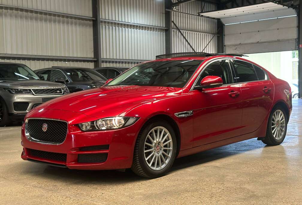 Jaguar XE 2.0 D E-Performance Pure