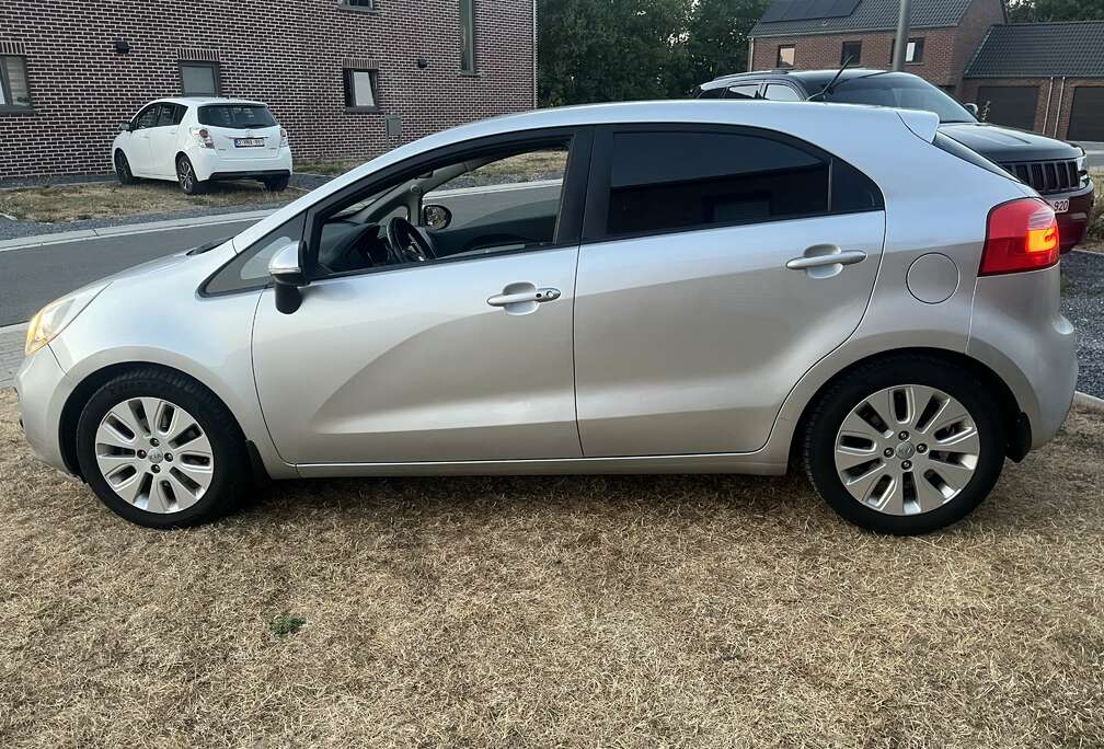 Kia NEW  RIO / 1.4 Automatiques