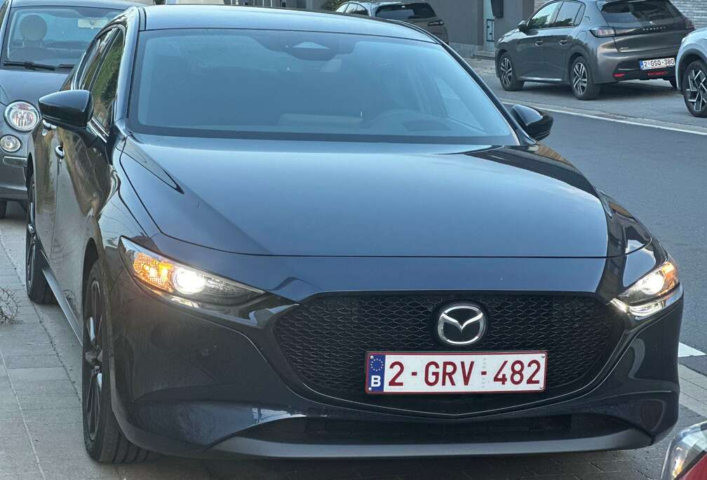 Mazda 3 e-SKYACTIV-X 186 M HYBRIDHOMURA